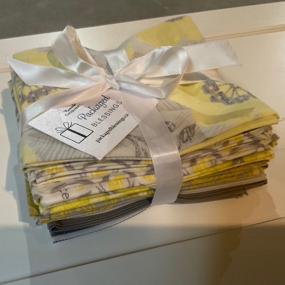 9 Piece Fat Quarter Bundle - Picture 1 of 2